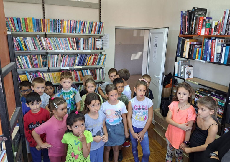 Прваци у посети градској библиотеци