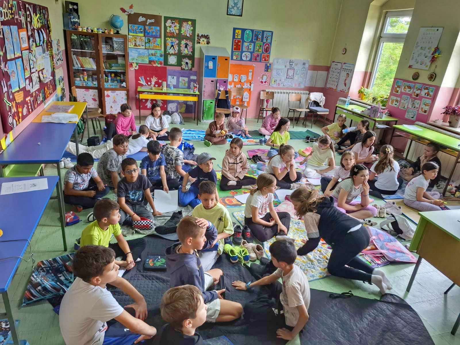 У знаку солидарности: Недеља сећања и заједништва у нашој школи